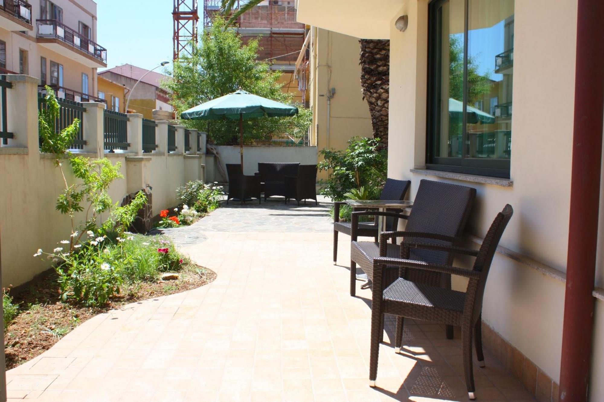 Hotel Alguer Екстериор снимка
