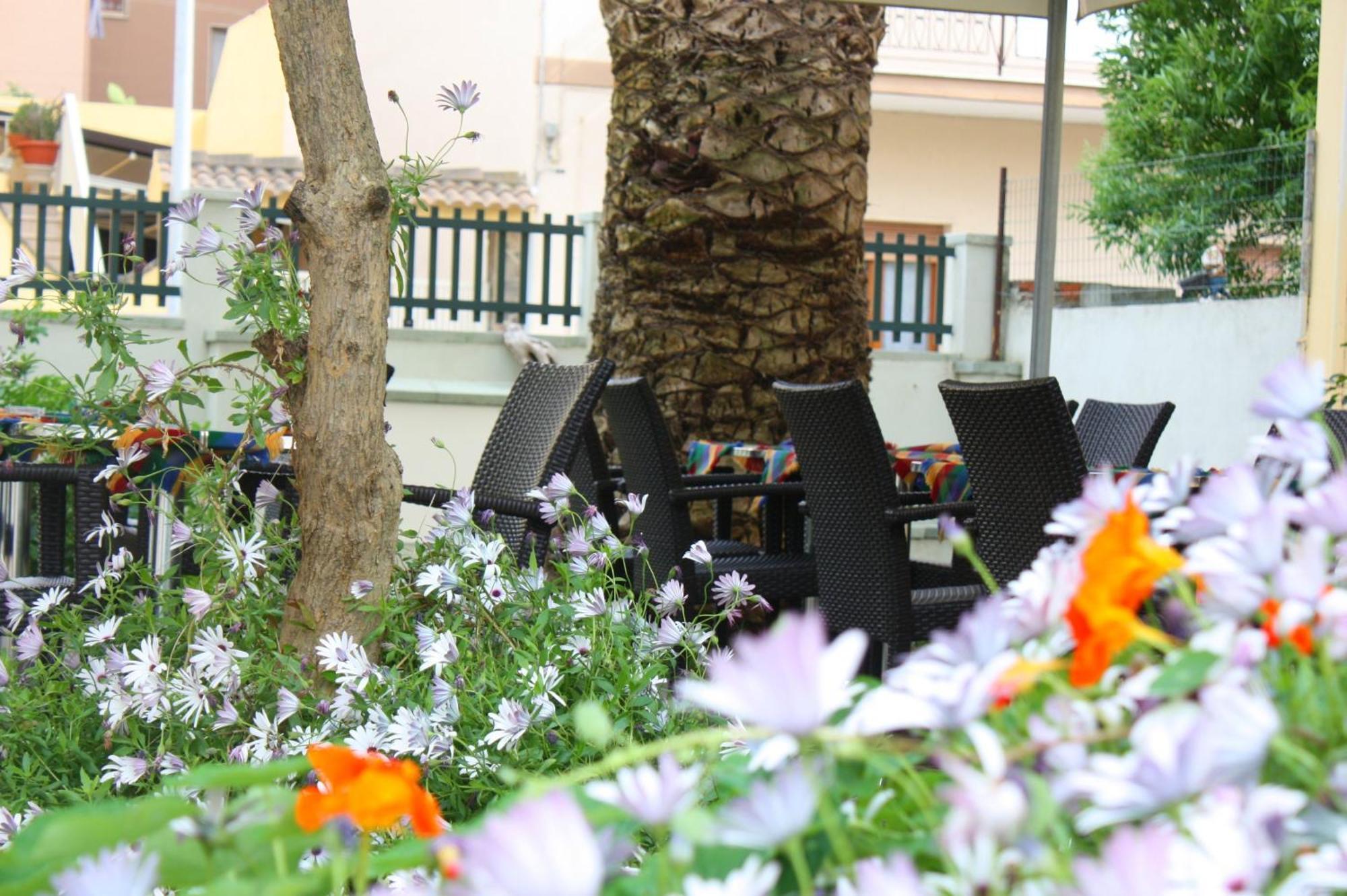 Hotel Alguer Екстериор снимка