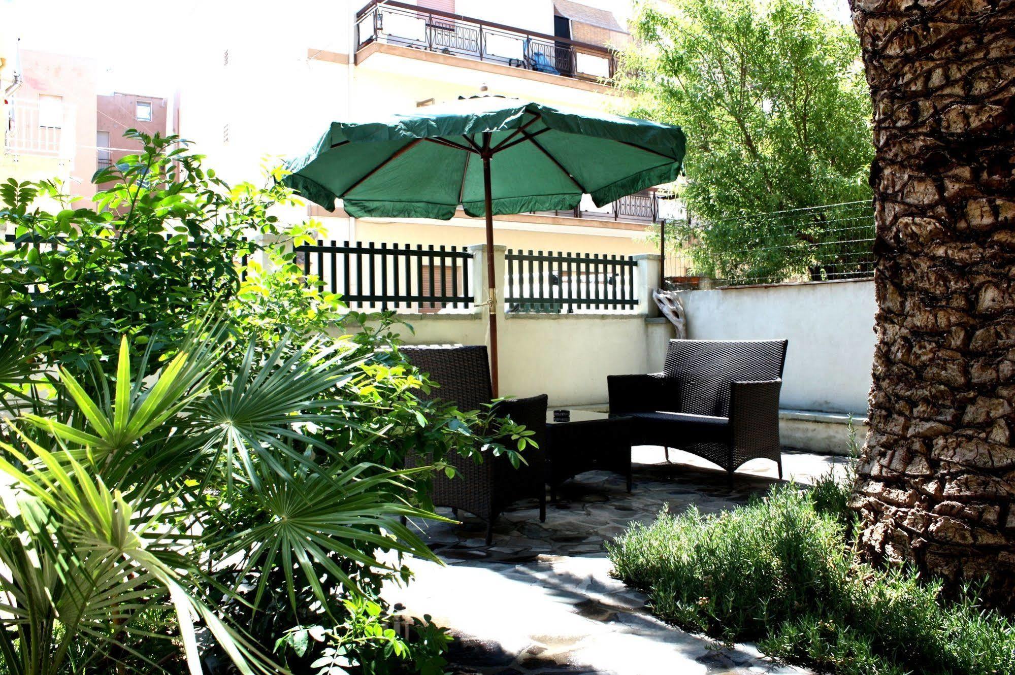 Hotel Alguer Екстериор снимка
