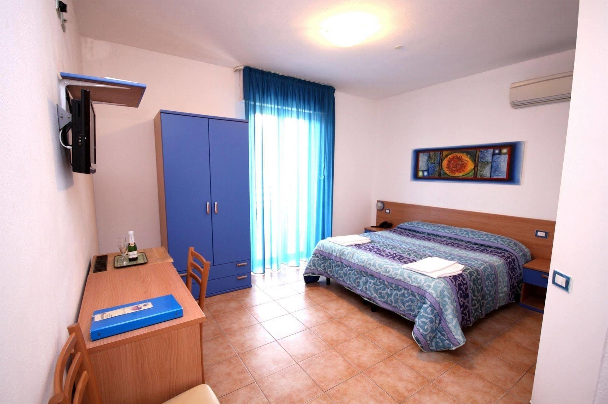 Hotel Alguer Екстериор снимка